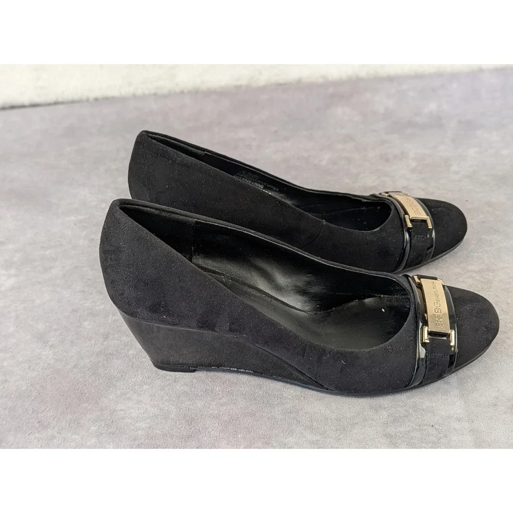 BCBGeneration Talica Black Suede Wedge Pumps Gold Buckle Shoes 7.5M PL-TALICA